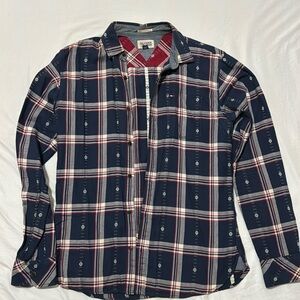 Hilfiger Denim - Men’s Button Up Shirt!